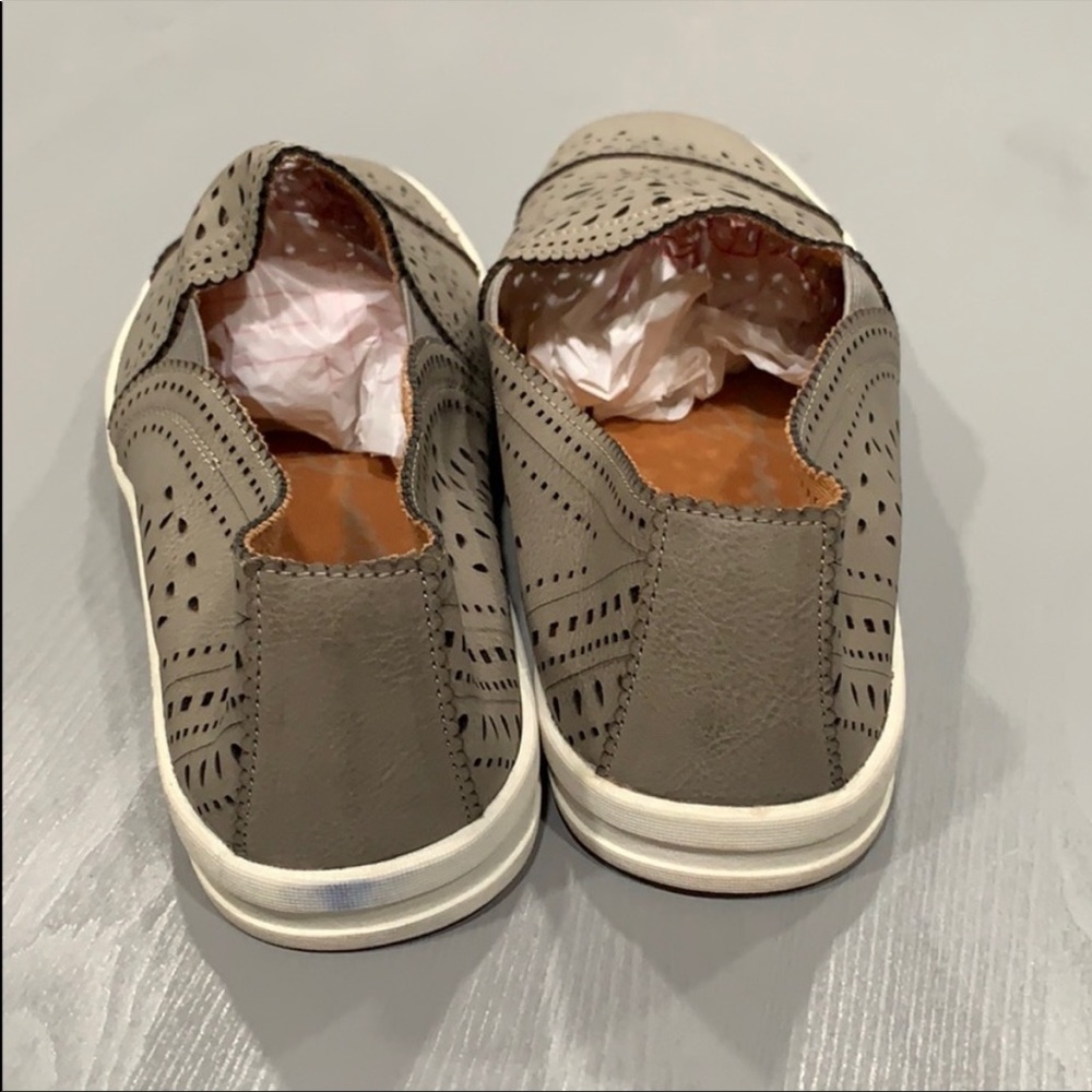 American Rag Women’s Shannen Slip-On sneakers - Picture 6 of 10